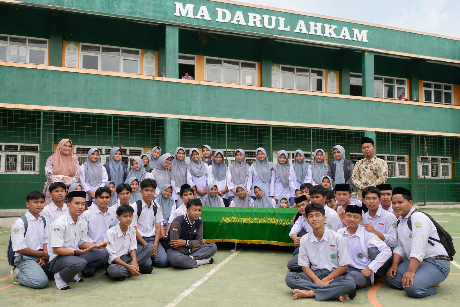 Kelas XII MA Darul Ahkam Melaksanakan Ujian Praktek Fikih : Memandikan Jenazah dan Mengkafani